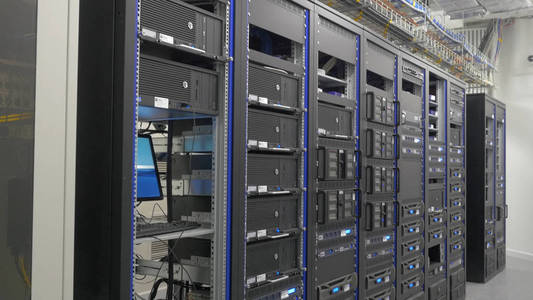 3d 渲染的服務(wù)器進行數(shù)據(jù)存儲、 處理和分析